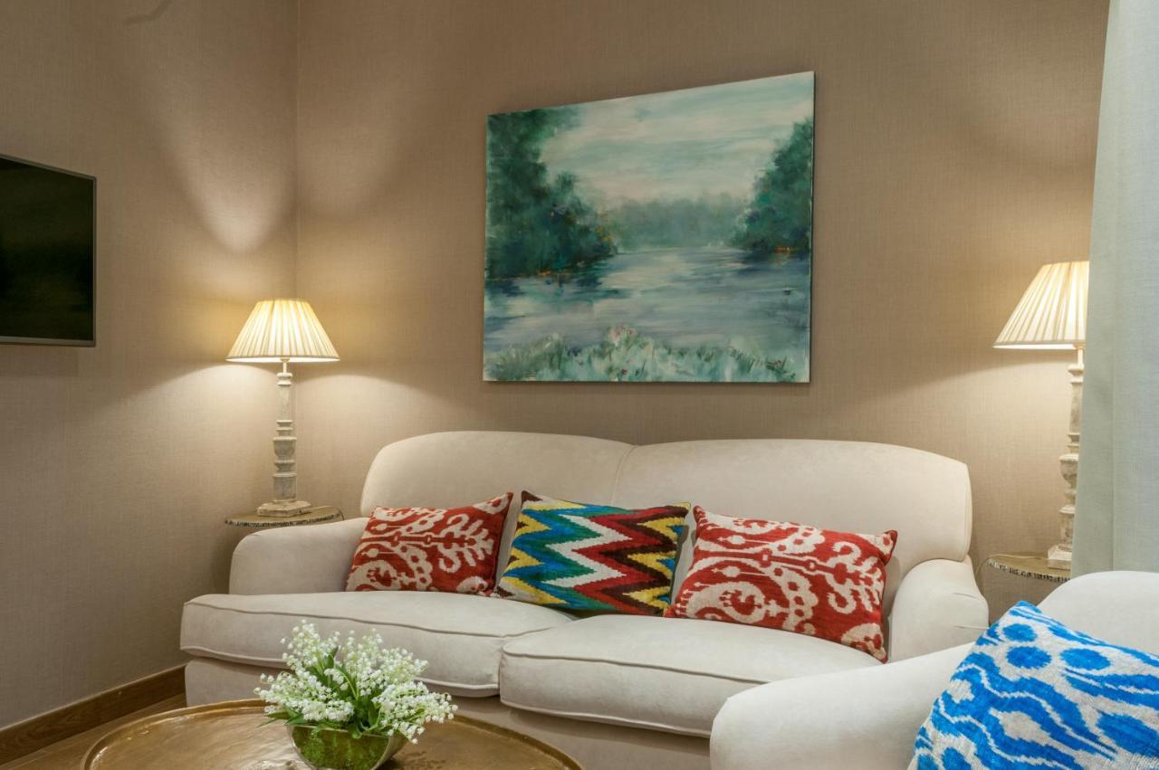 Suites Murillo Catedral Seville Luaran gambar