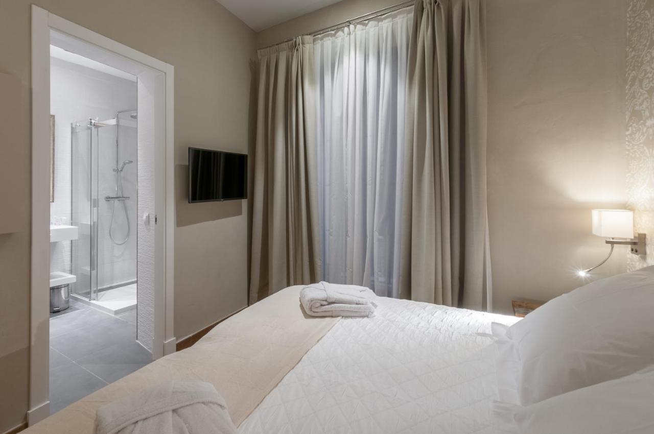 Suites Murillo Catedral Seville Luaran gambar
