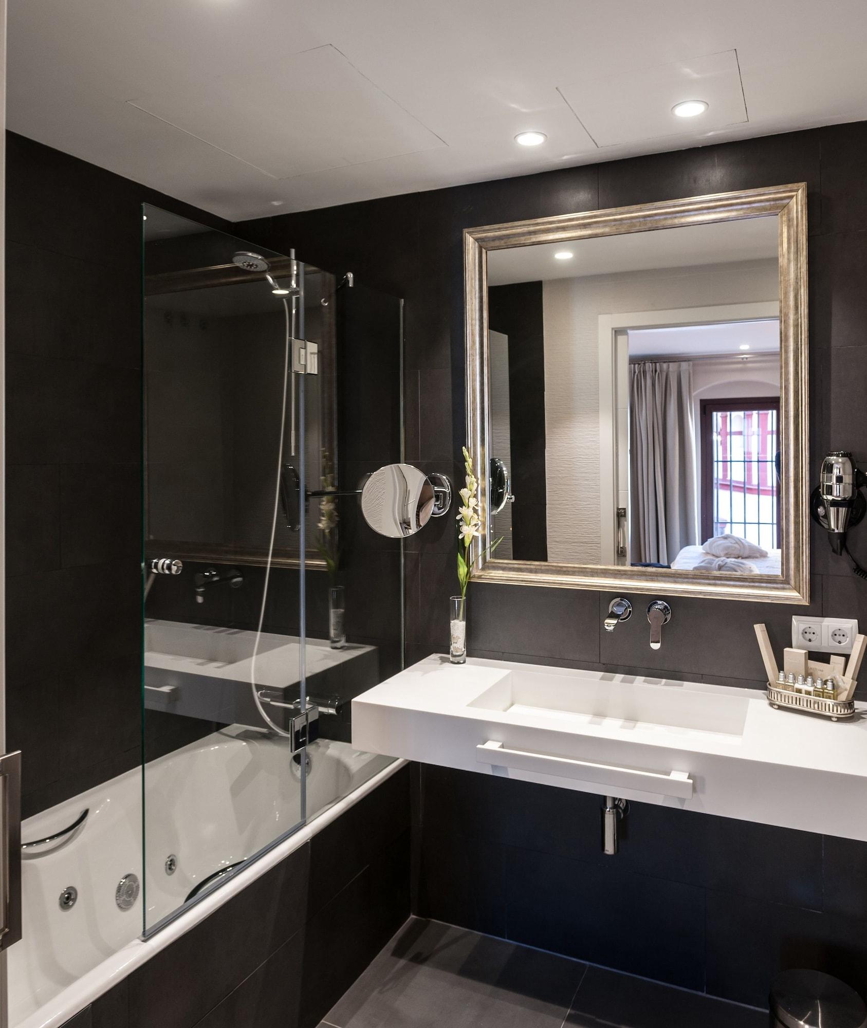 Suites Murillo Catedral Seville Luaran gambar
