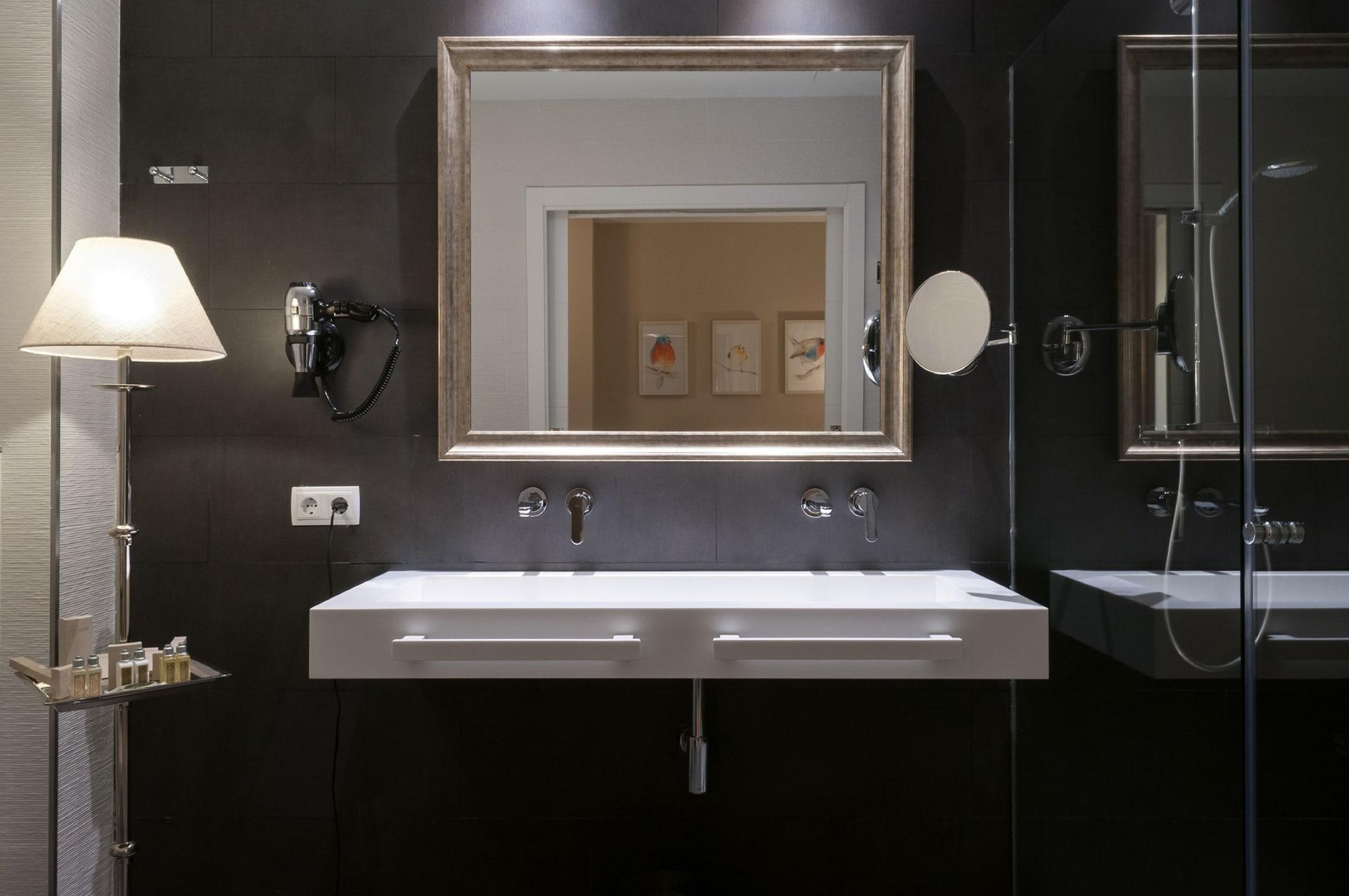 Suites Murillo Catedral Seville Luaran gambar