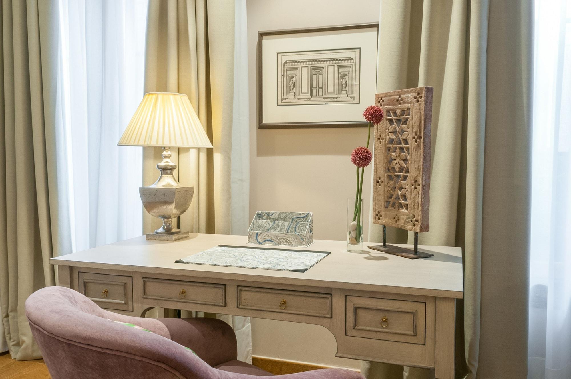 Suites Murillo Catedral Seville Luaran gambar