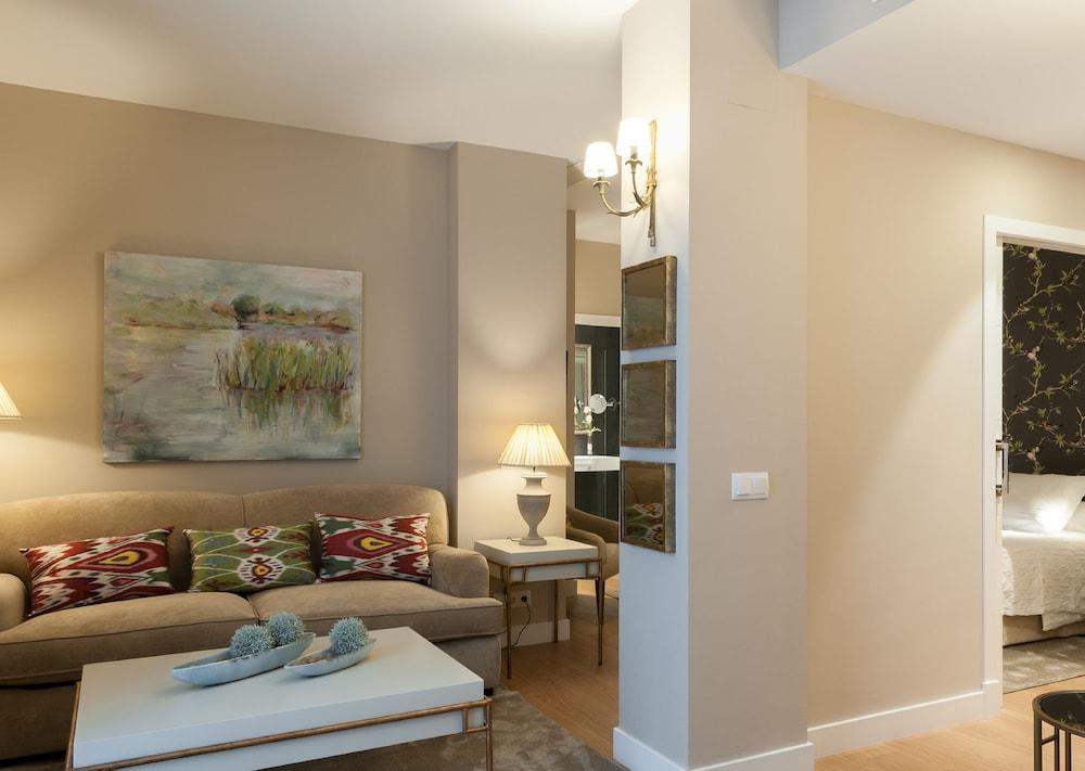 Suites Murillo Catedral Seville Luaran gambar