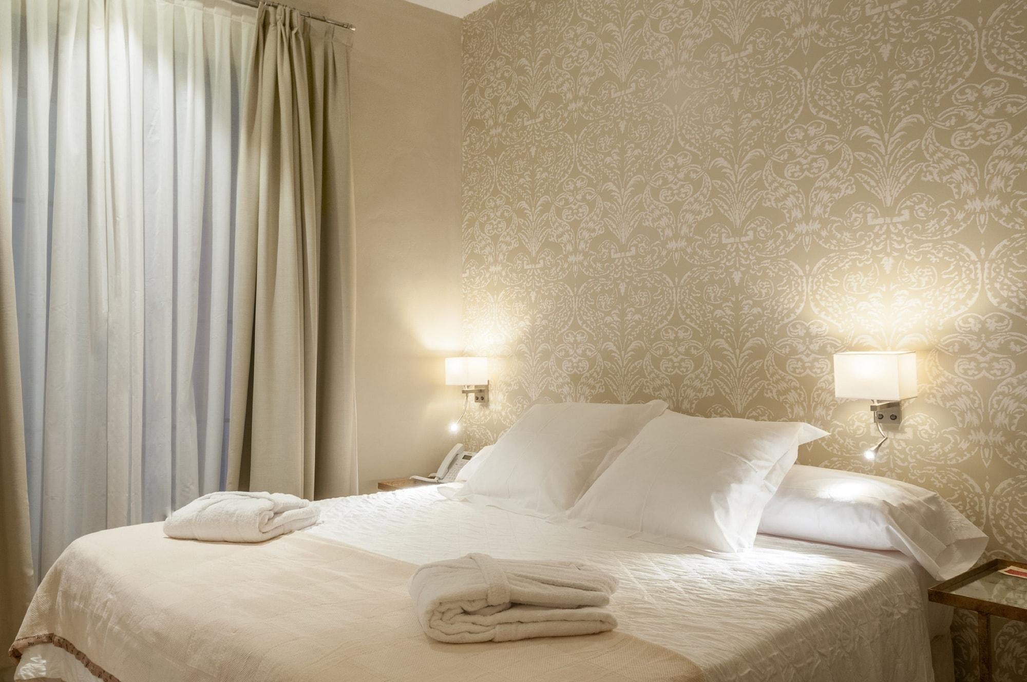 Suites Murillo Catedral Seville Luaran gambar